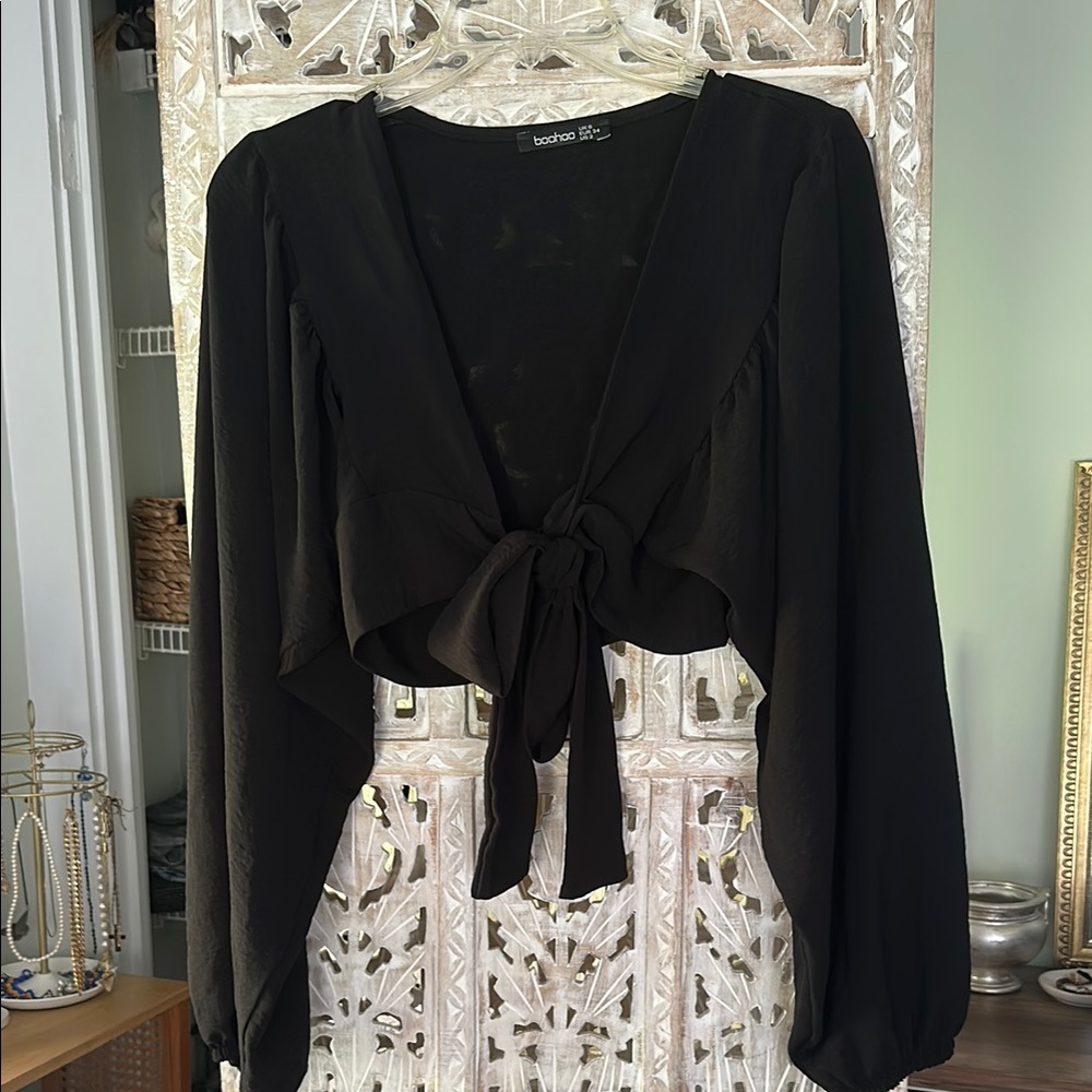 Boohoo Black Crop Tie-Front Blouse